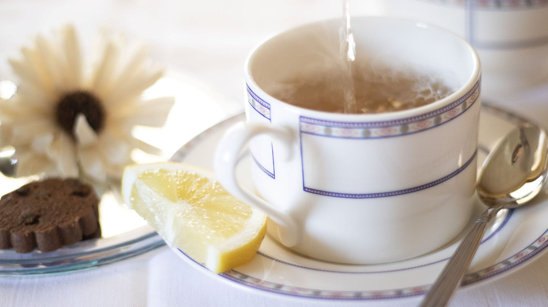 does tea have caffeine