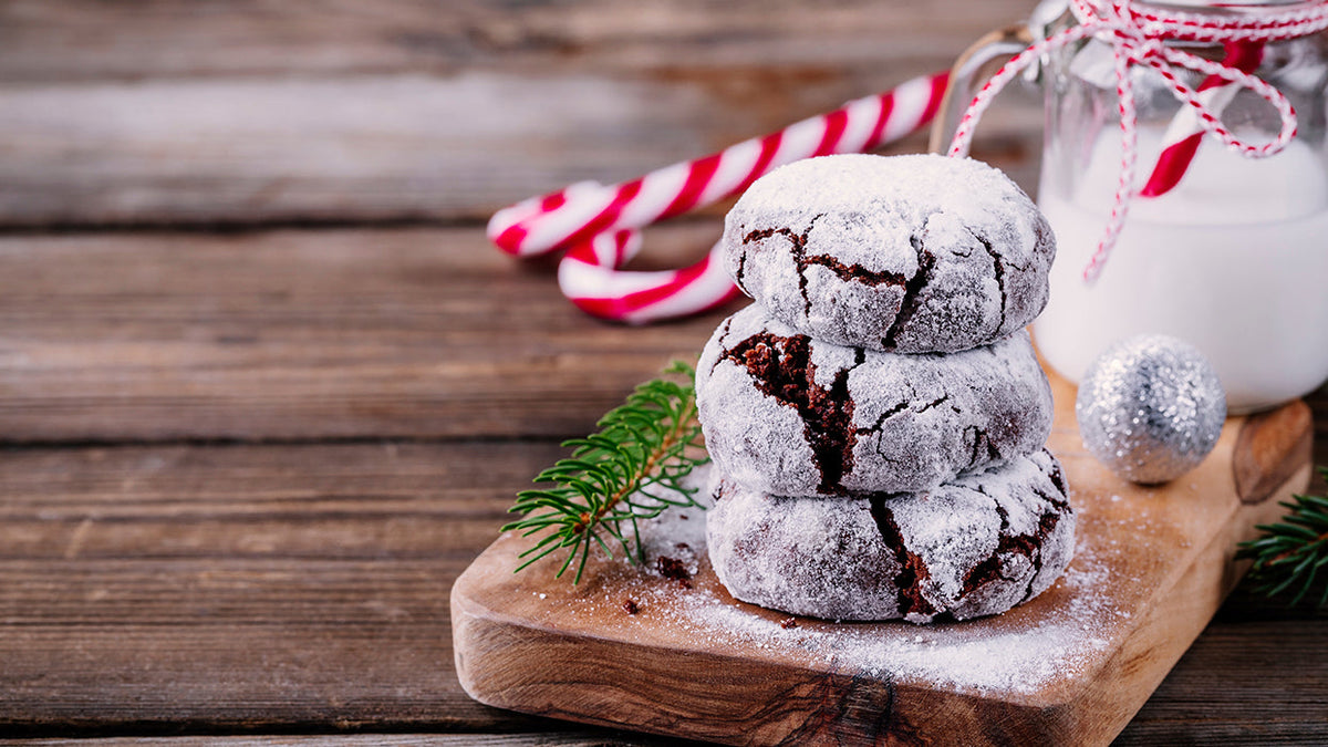 Hot Cocoa Crinkle Cookies | Red Rose Tea