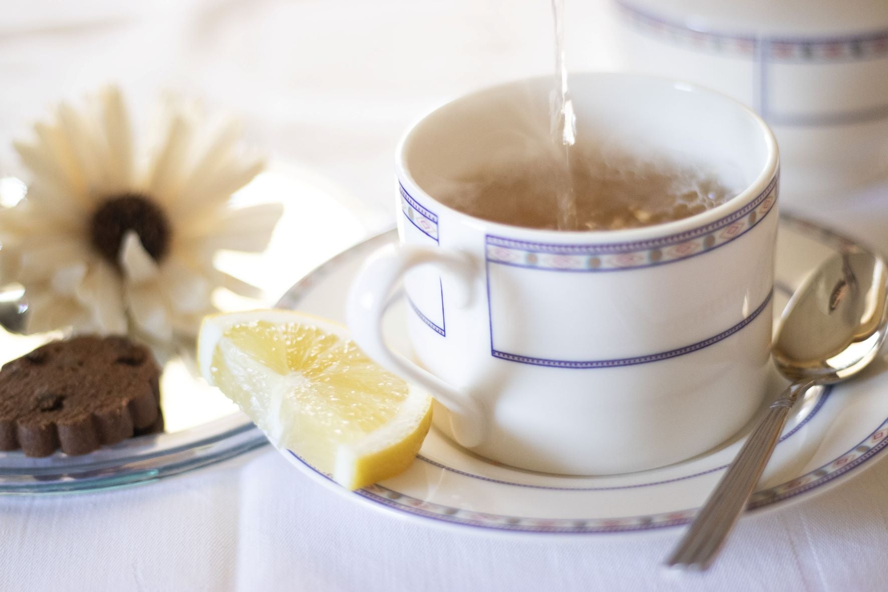 does tea have caffeine